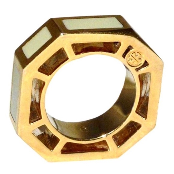 TORY BURCH • Rylan Enamel Logo Ring - Picture 4 of 7